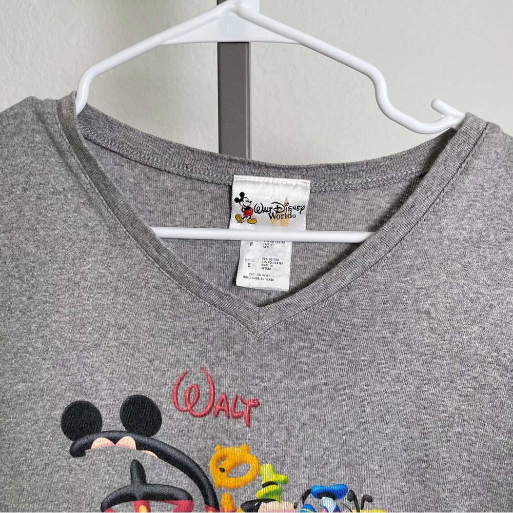 Walt Disney World Vintage Y2K Grey V-Neck Short Sleeve Top Size Small - Picture 6 of 11
